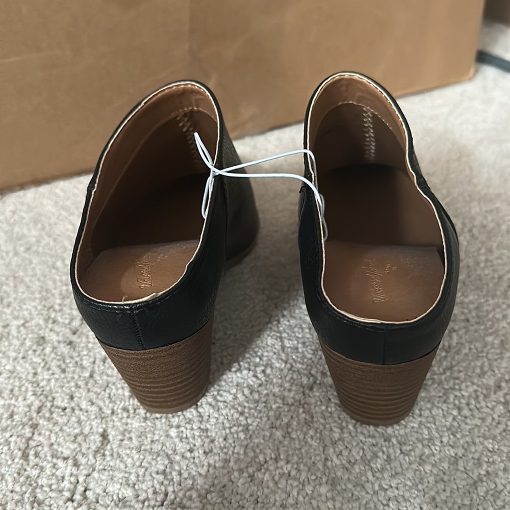 Universal Thread Women’s bootie - Picture 2 of 3
